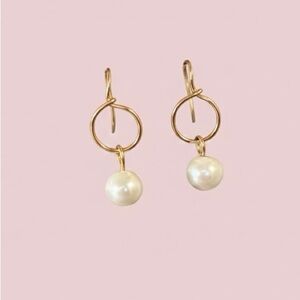 Elegant Gold Pearl Drop Earrings